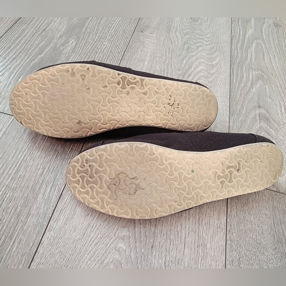 Toms Shoes - Picture 6 of 6